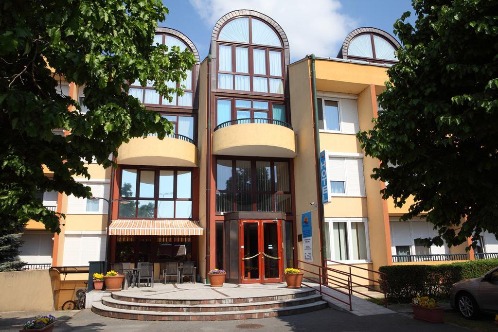Hotel Napsugar Héviz Zewnętrze zdjęcie